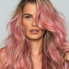 Real? Yasmin Brunet chama atenção com cabelo rosa