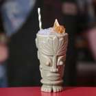 Aprenda a fazer um drinque de cachaça inspirado nos anos 60 e na música de Caetano Veloso