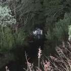 Carro cai de ribanceira e casal fica em estado grave no Universitário