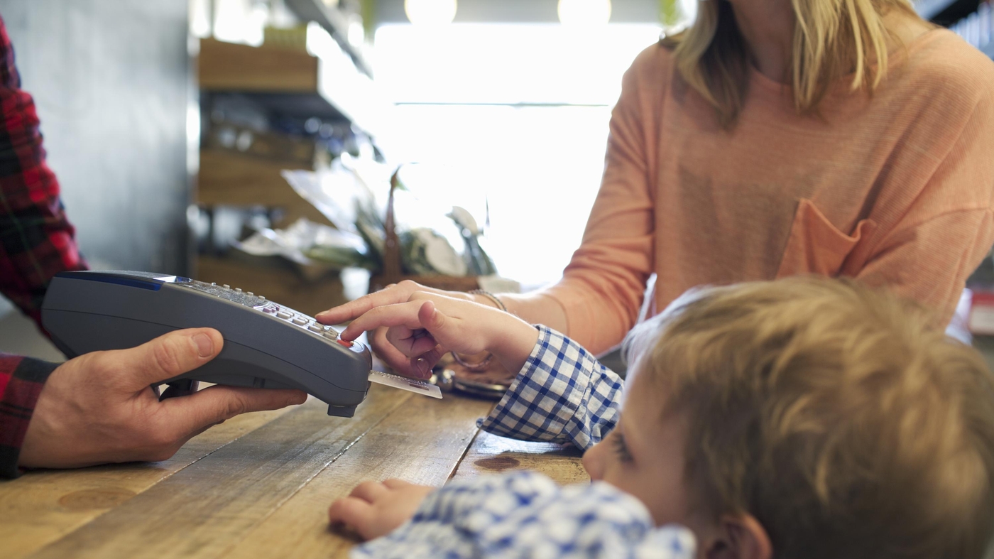 Criança cartão de crédito  Foto: Getty Images