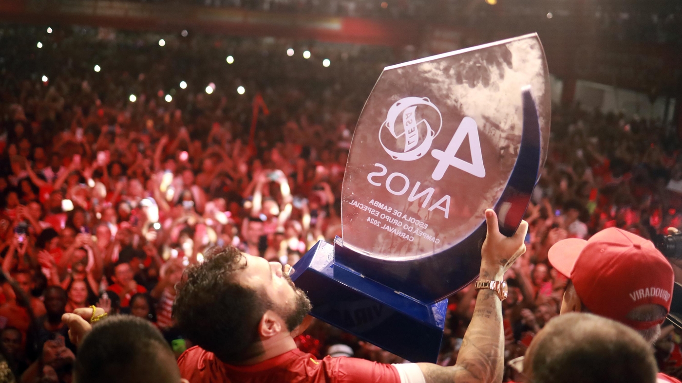 Festa da Viradouro pelo título do carnaval do Rio de Janeiro  Foto: Pedro Kirilos / Estadão