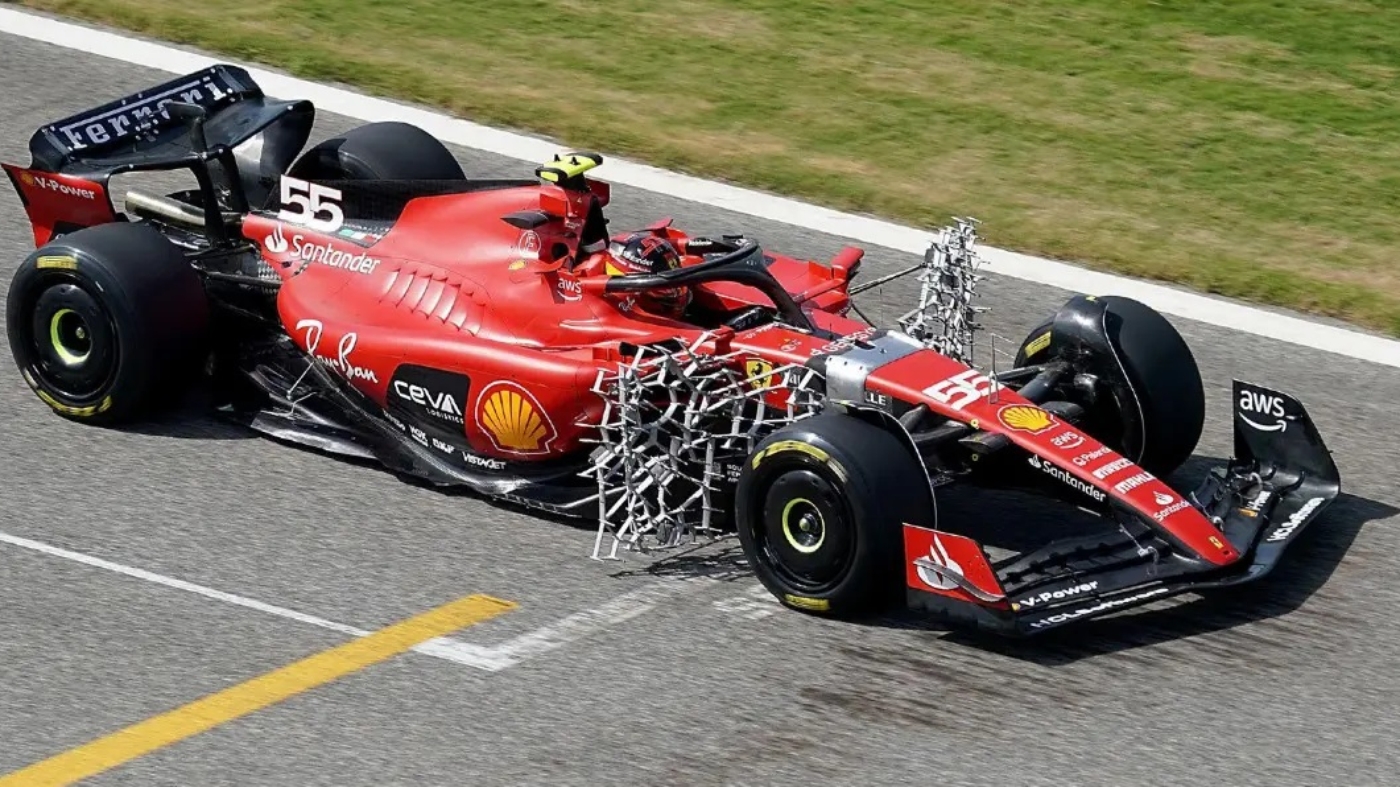 Carlos Sainz durante a pré-temporada no Bahrein em 2023  Foto: Scuderia Ferrari