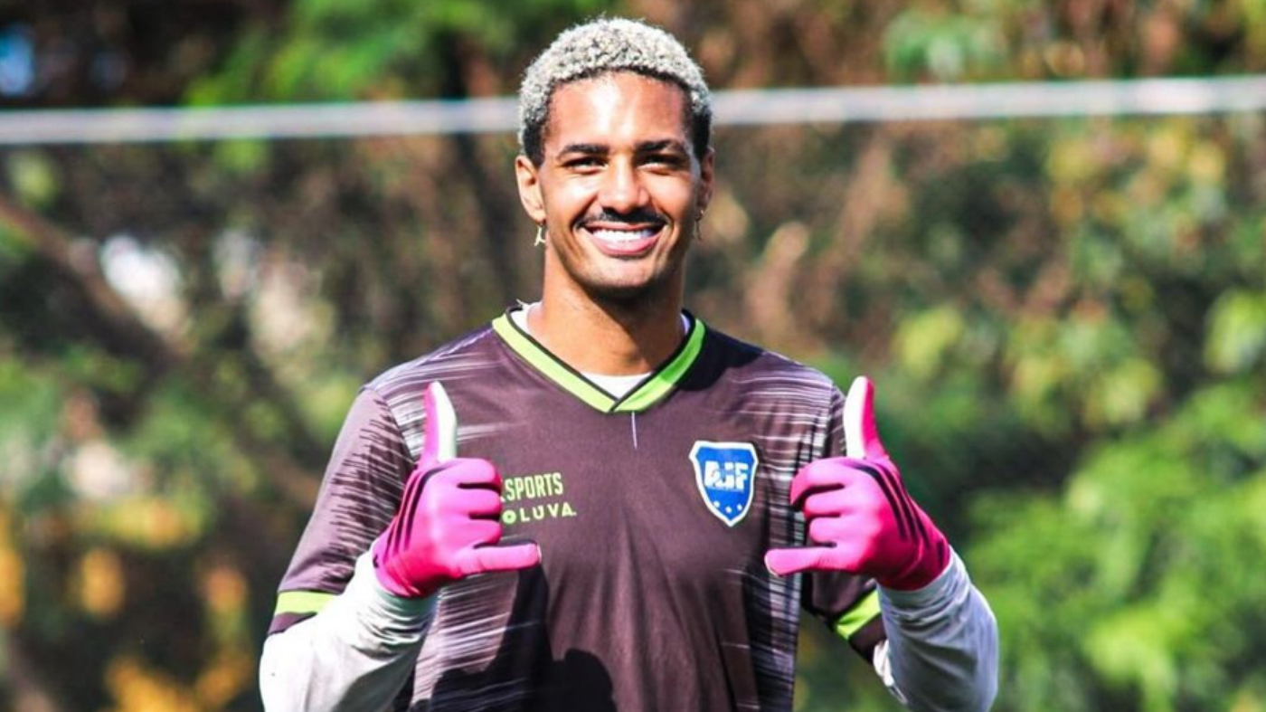 " Quanto mais riam de mim, mais trabalhava duro pelos meus objetivos”, diz 1º goleiro profissional surdo do mundo  Foto: Reprodução/Instagram/lquati96