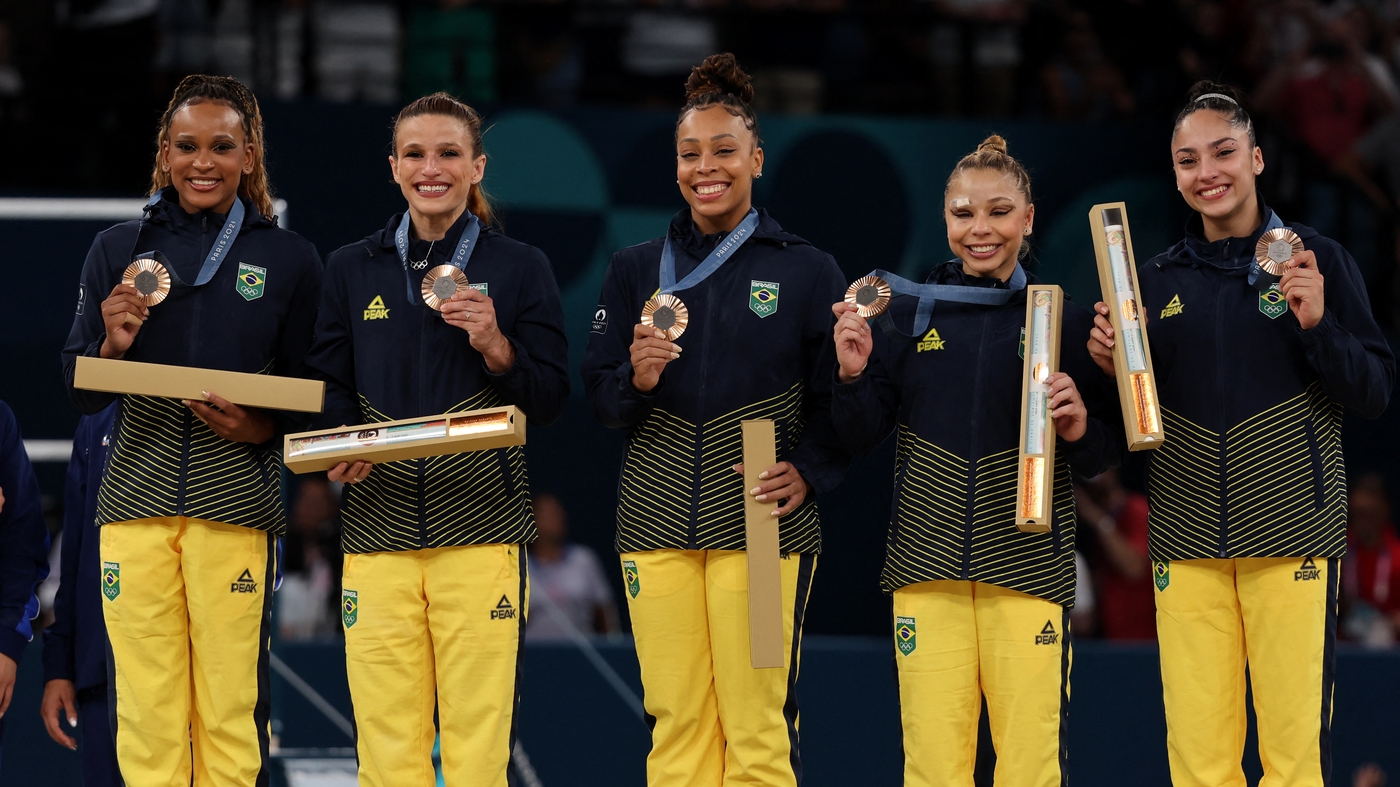 A equipe feminina conquistou a medalha de bronze na final por equipes da ginástica artística  Foto: Mike Blake