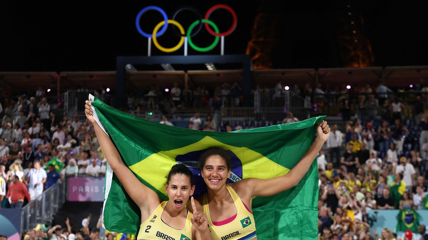 Ana Patrícia e Duda despacham canadenses e levam o ouro no vôlei de praia olímpico  Foto: Luiza Moraes/COB