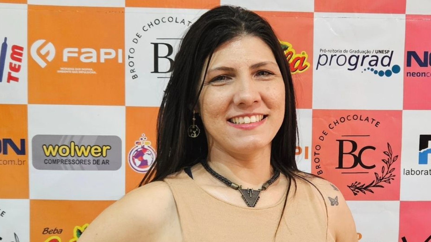 Thais Emilia de Campo dos Santos é ativista e luta pelos direitos da mulher e de grupos minoritários há 20 anos  Foto: Reprodução: Instagram/thaisemiliasantos