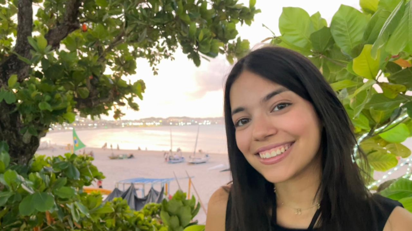 Anna Beatriz prestou o Enem 7 vezes, tirou mil na redação e, agora, cursa Medicina na UFRN  Foto: Arquivo pessoal