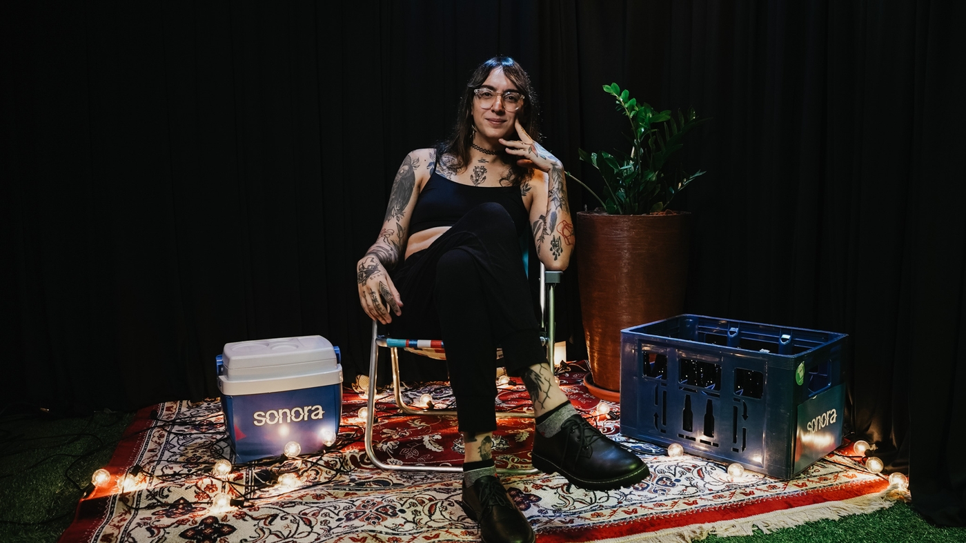 Episódio desta quinta-feira, 23, conta a história de Mariana, fã que conseguiu chegar pertinho do McFly com tradição inesperada  Foto: Thaiany Coimbra