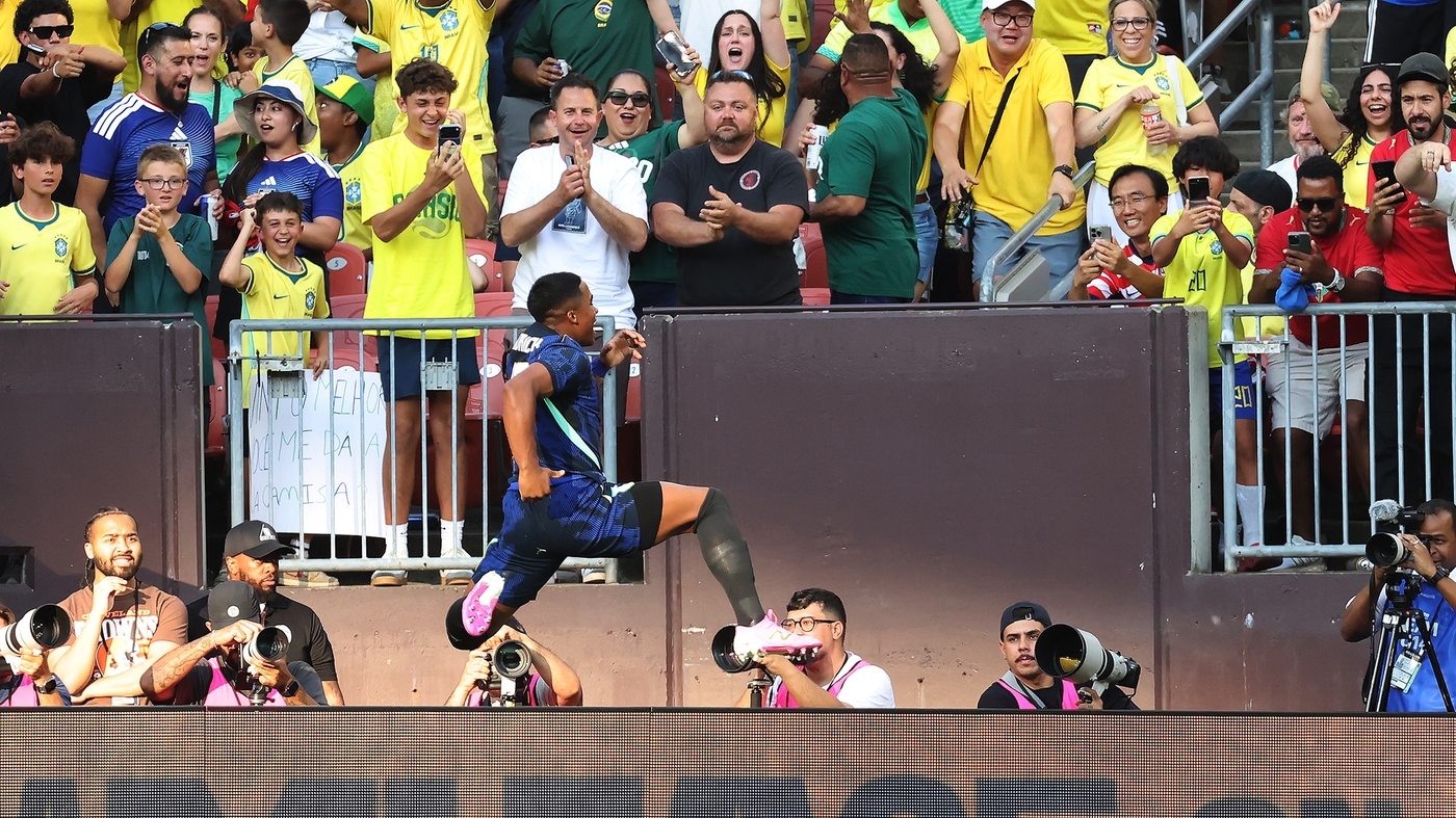 Endrick comemora gol do Brasil  Foto:  Kirk Irwin / Getty Images