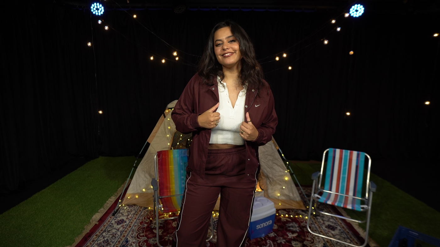 Yasmin Yassine apresenta o programa que testa e elege os maiores fãs  Foto: Terra Brasil