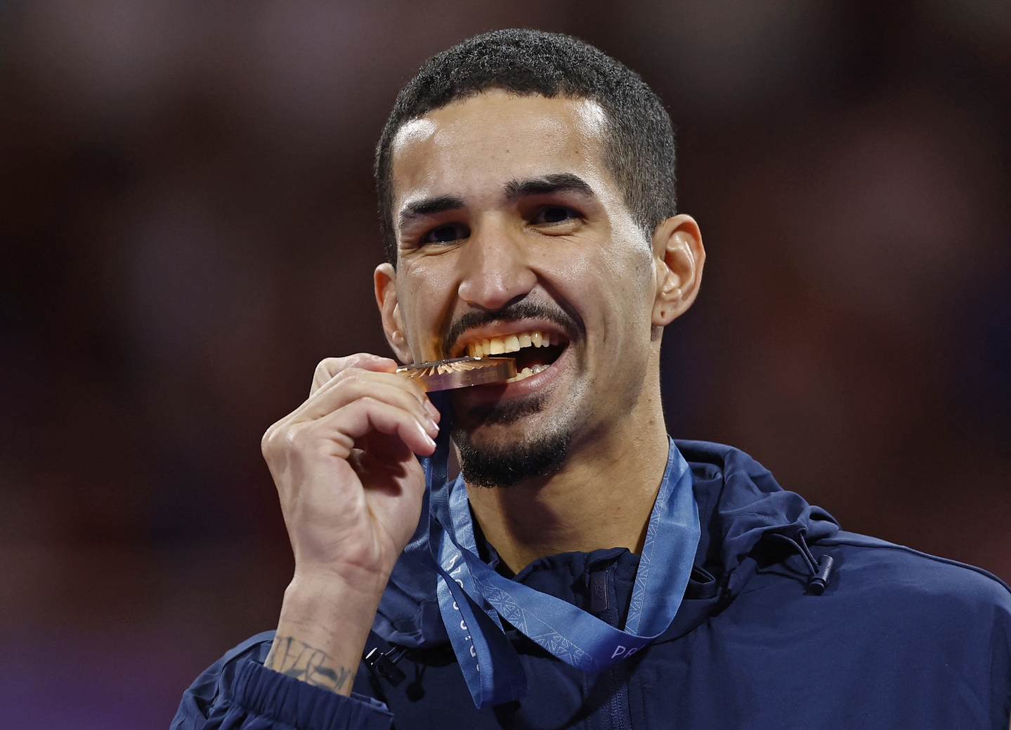 Netinho comemora bronze no taekwondo nos Jogos de Paris  Foto: REUTERS/Albert Gea