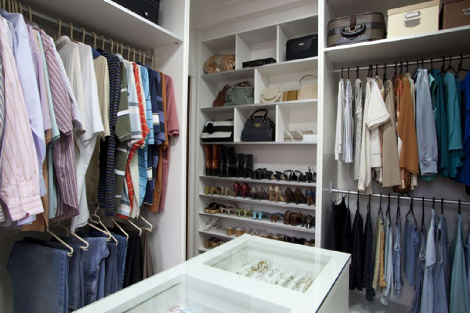 Confira 15 projetos de closet e inspire-se