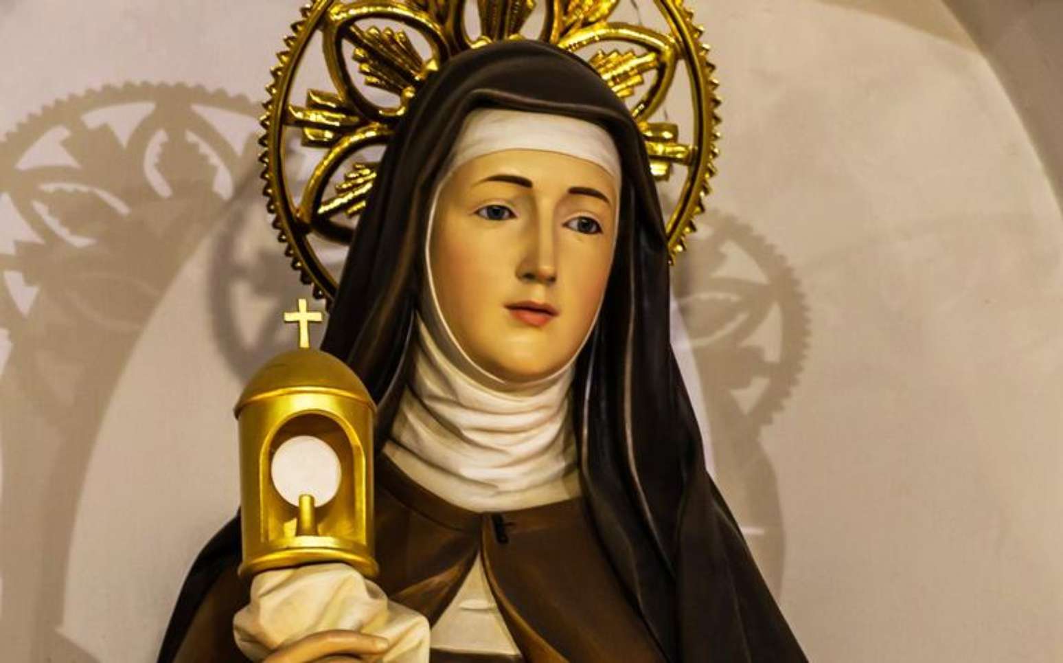 Dia de Santa Clara: conheça a história e a novena poderosa da santa