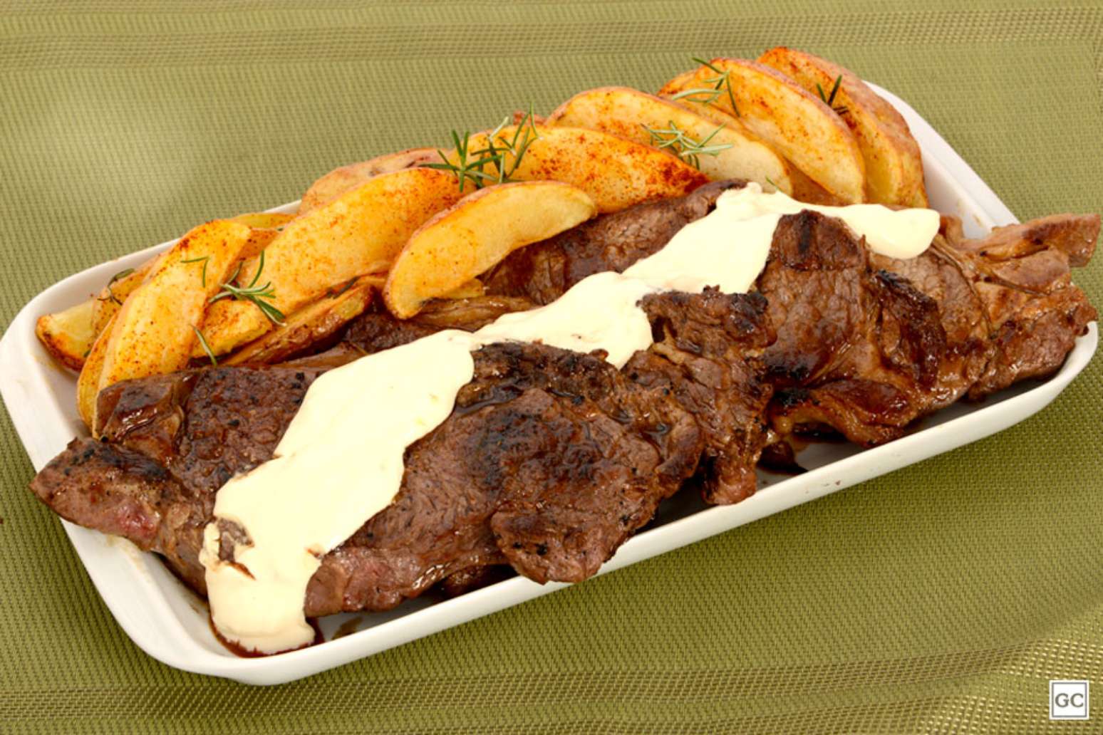 Batata rústica: conheça 4 receitas diferentes com a iguaria