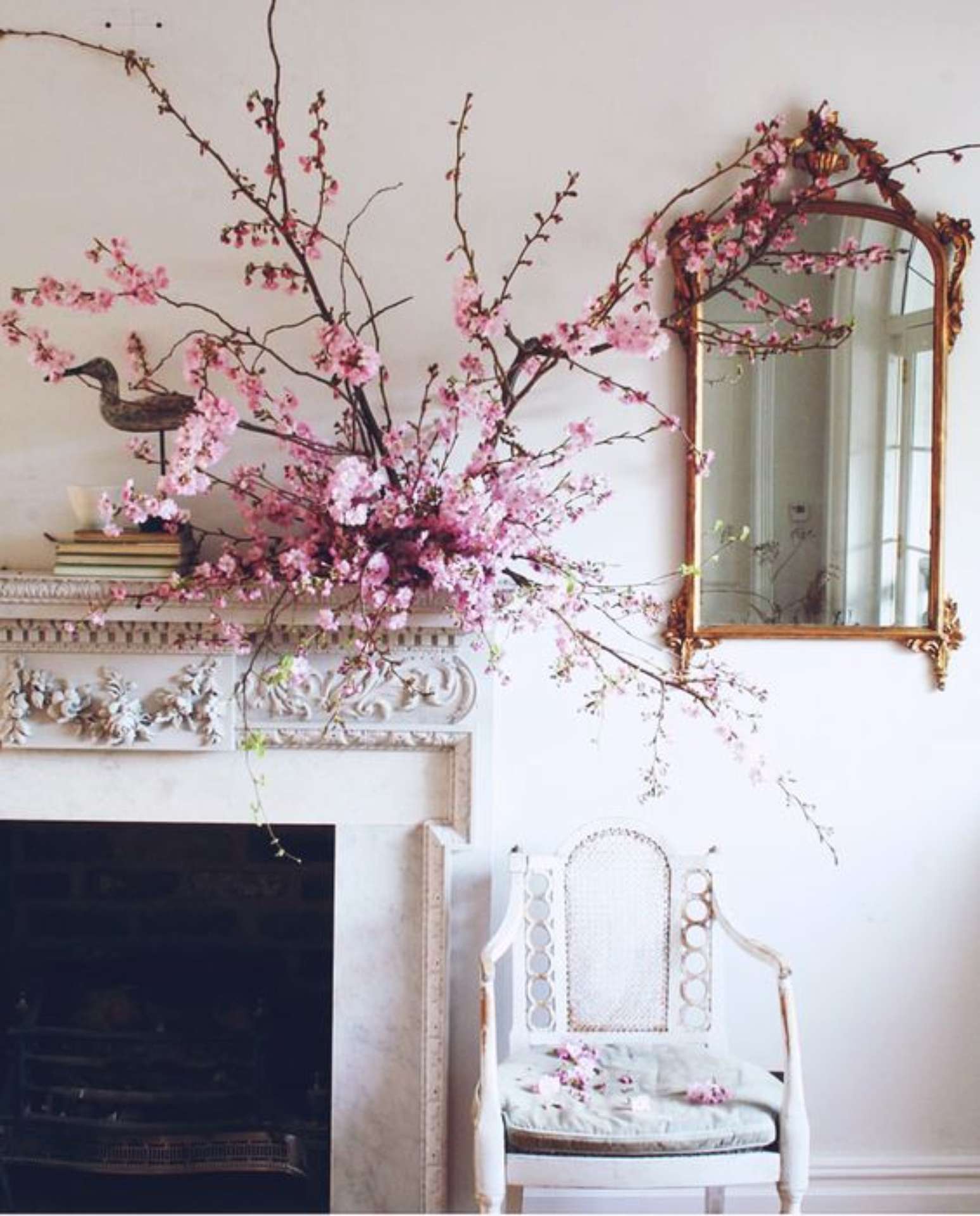 Flor de Cerejeira: Significado, Lendas e +35 Ideias para Usar na Decoração