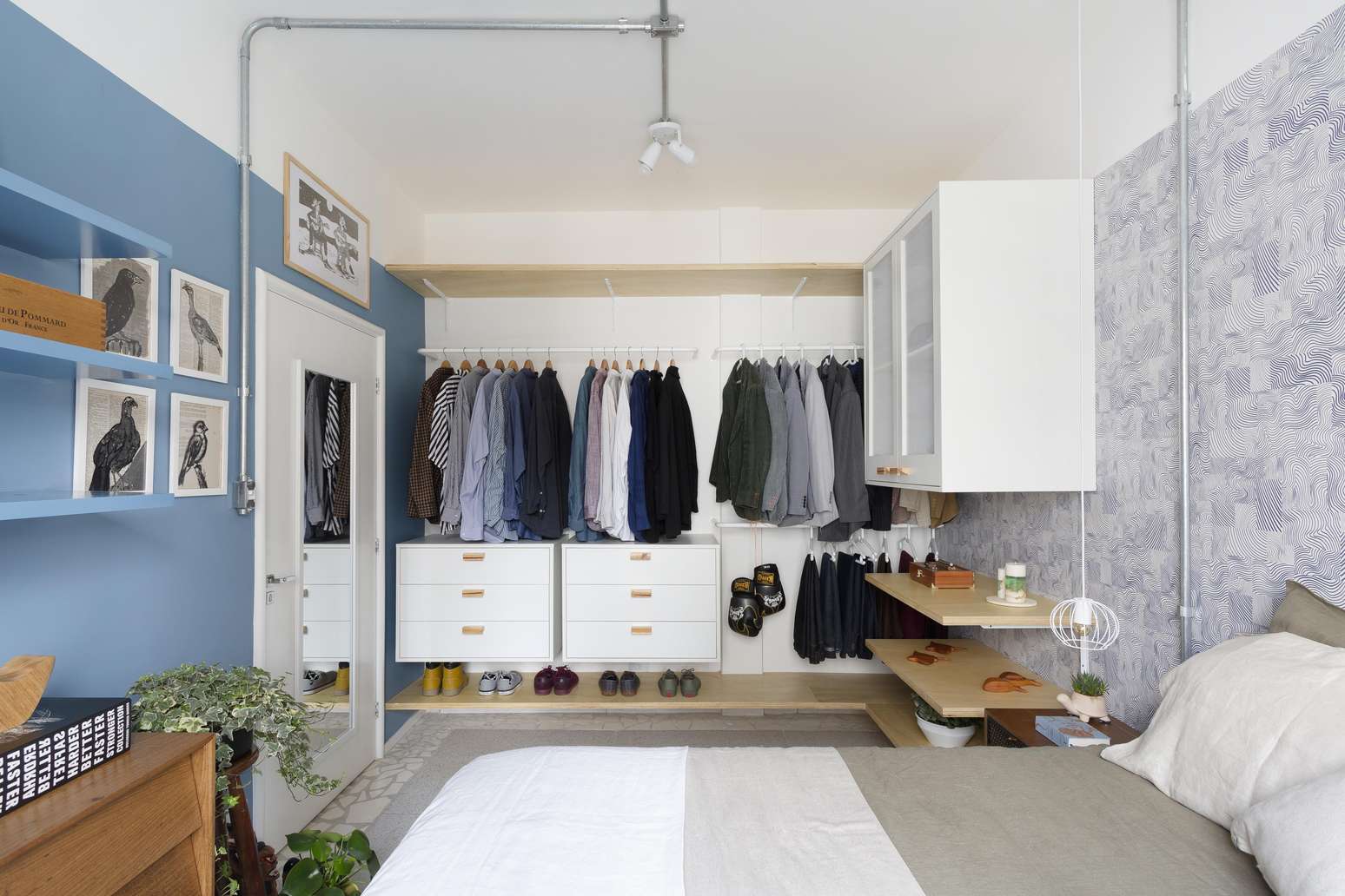 Confira ideias para montar closets e sapateiras em espaços pequenos