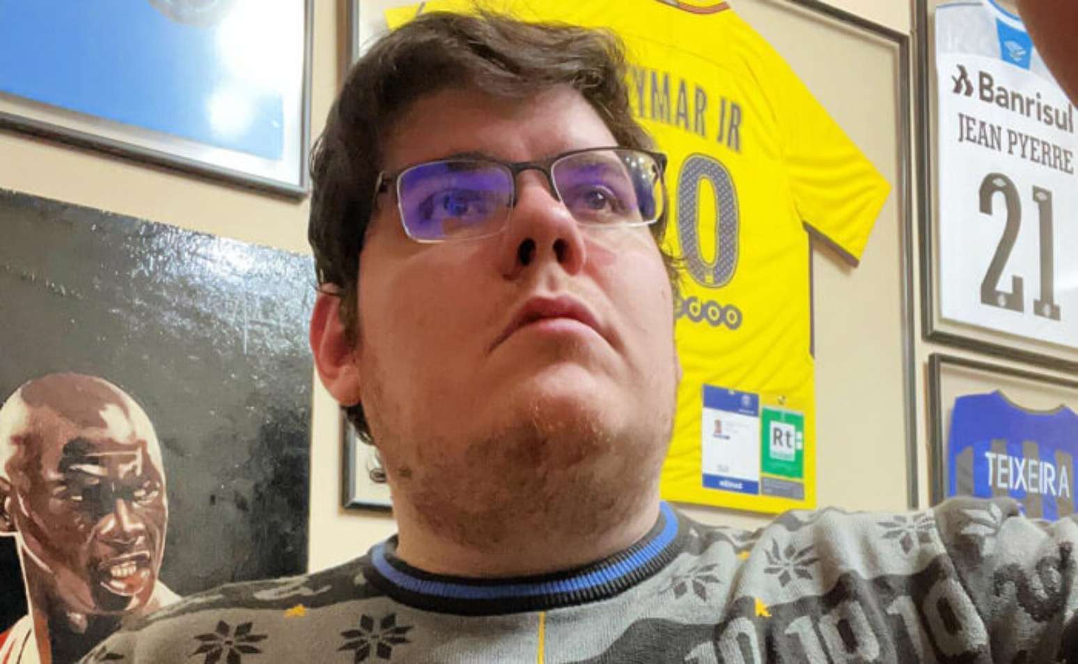 Casimiro faz Pix de R$ 1 mil de gorjeta e entregador chora