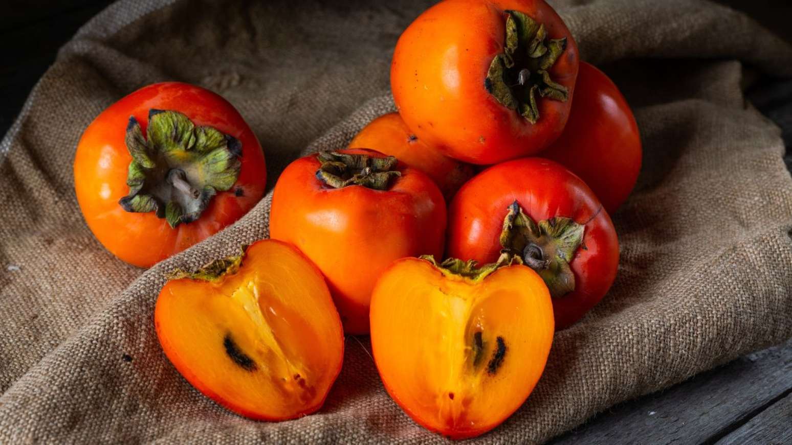 Caqui: 7 receitas com a fruta que vão conquistar o seu paladar