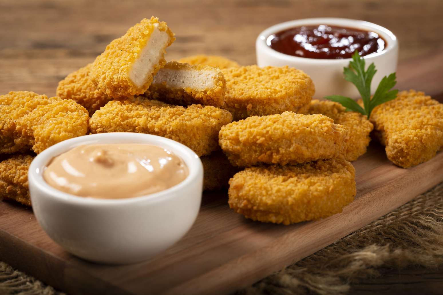 Como é feito o nuggets e o que realmente há dentro dele?