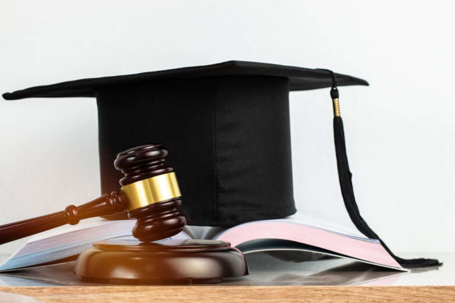 Quanto custa uma faculdade de direito em 2025?
