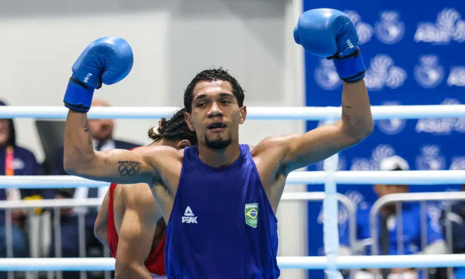 Luiz Oliveira, neto de medalhista olímpico, vence na estreia do Brasil ...