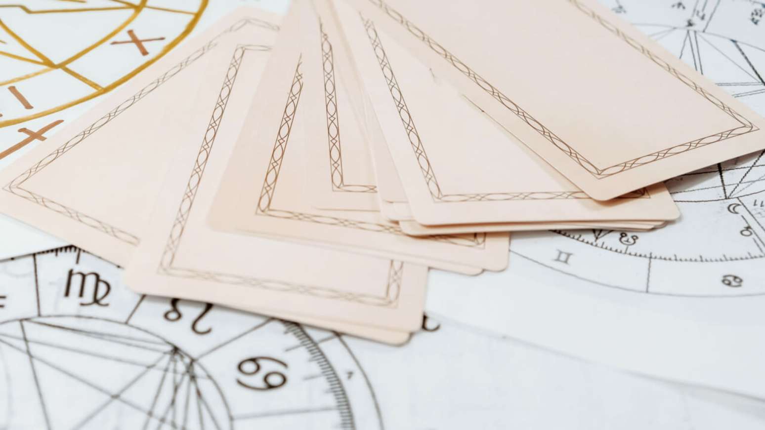 Confira as previsões do tarot em fevereiro para todos os signos