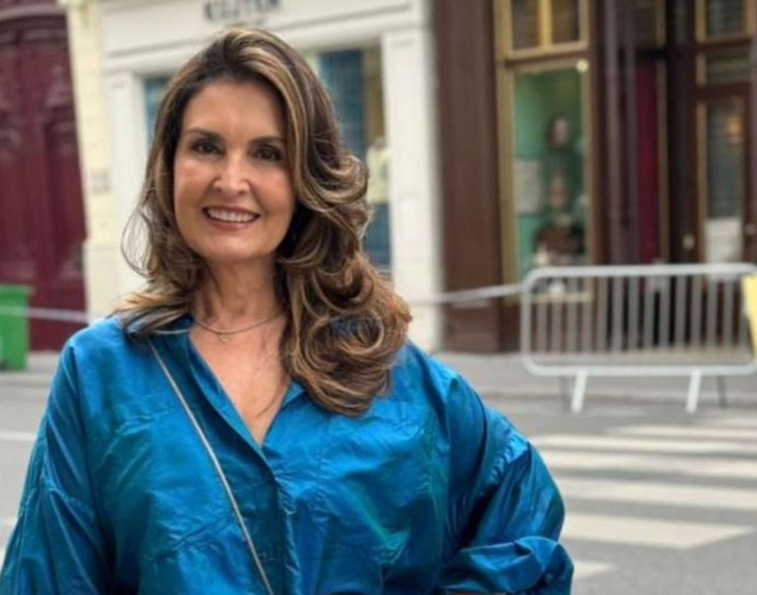 Olimpíada: Fátima Bernardes elege look azul de R$ 4 mil em Paris
