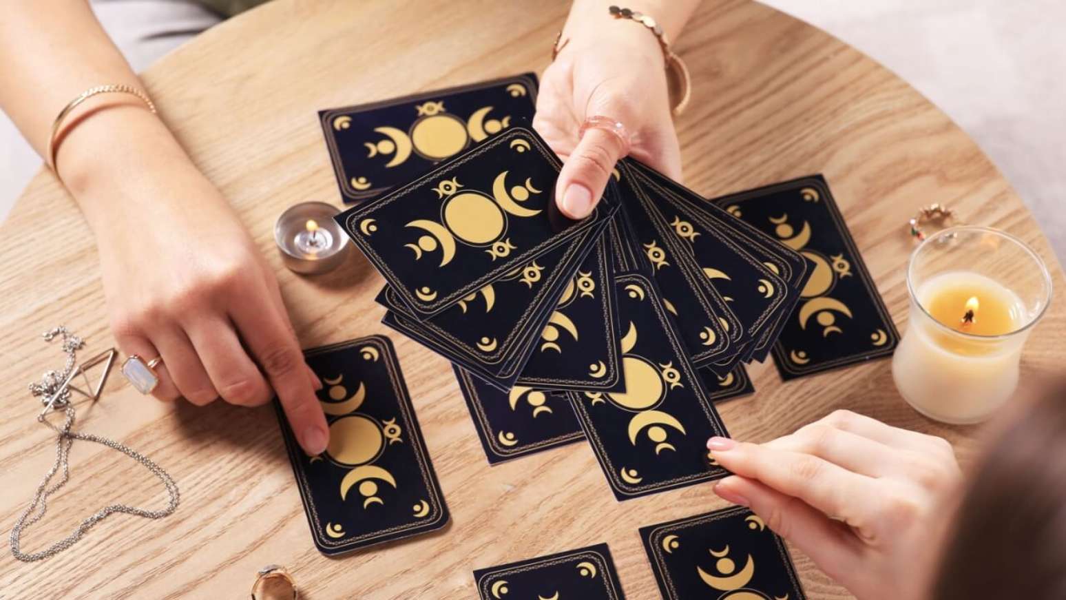 Tarot em agosto: previsões para todos os signos