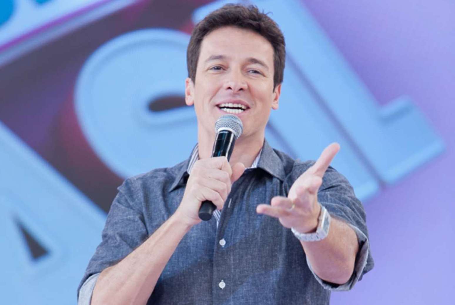 Rodrigo Faro se despede da Record após 16 anos no comando do 