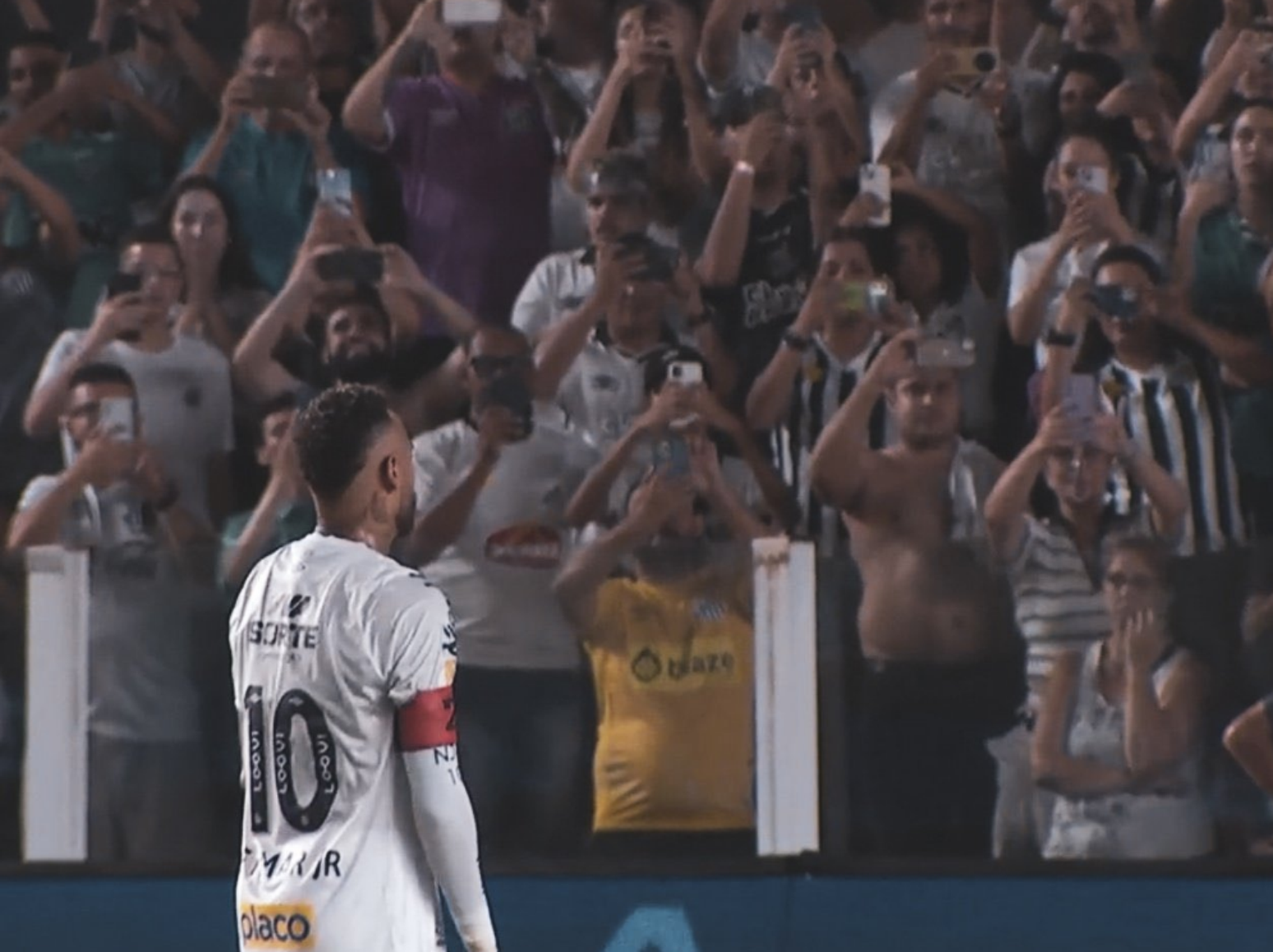 Veja o primeiro gol de Neymar no retorno ao Santos