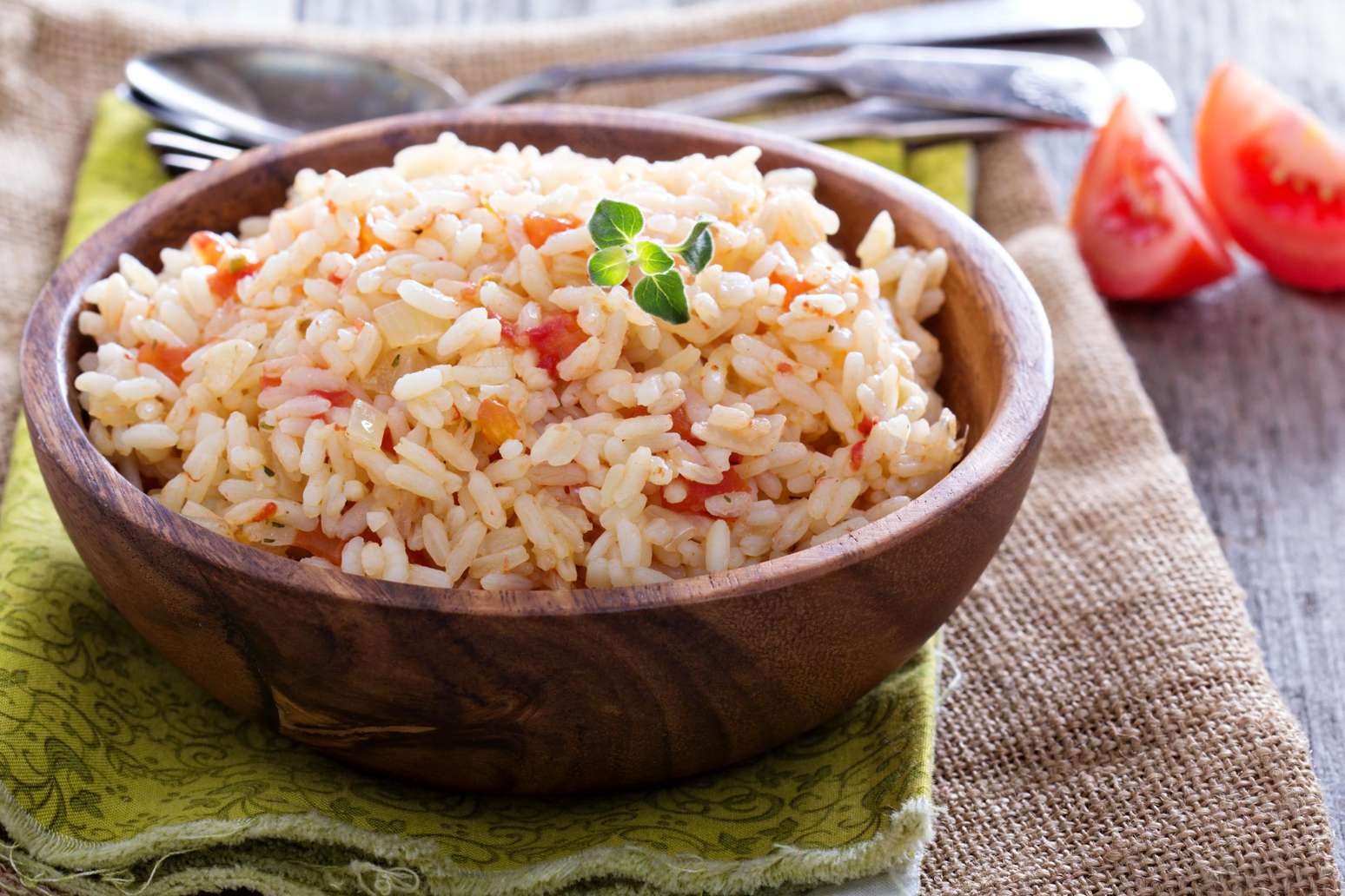 Arroz integral é melhor para quem quer emagrecer?