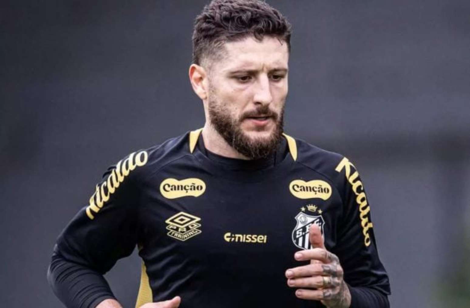 Ze Raphael Zé Rafael celebra retorno e vê clássico como oportunidade para 'virar a ...