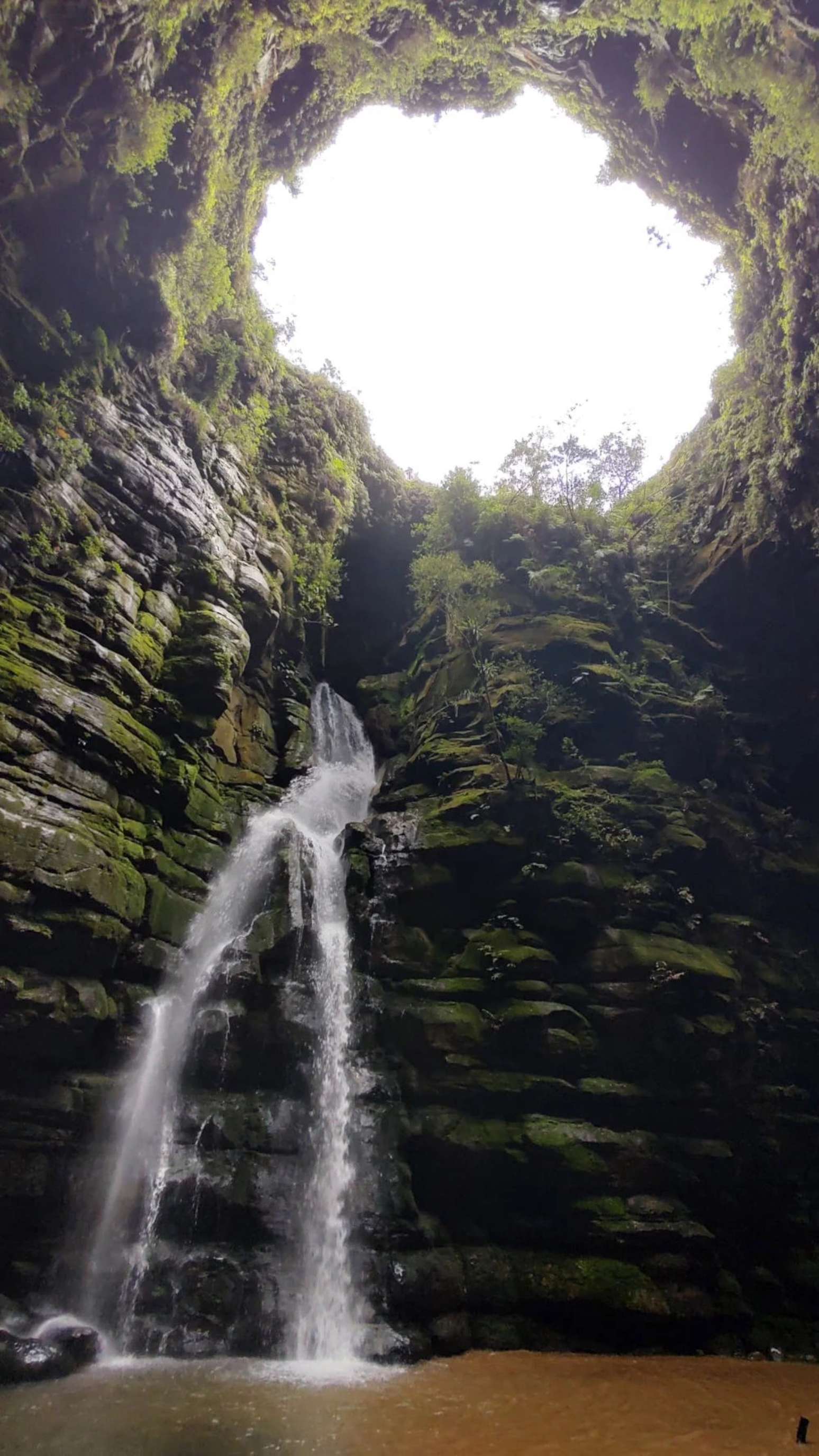 Buraco do Padre é atração fácil (e exclusiva) no Paraná, a 2h de Curitiba