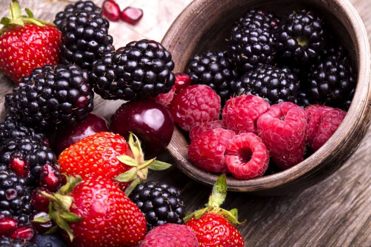 5 benefícios das frutas vermelhas para a saúde