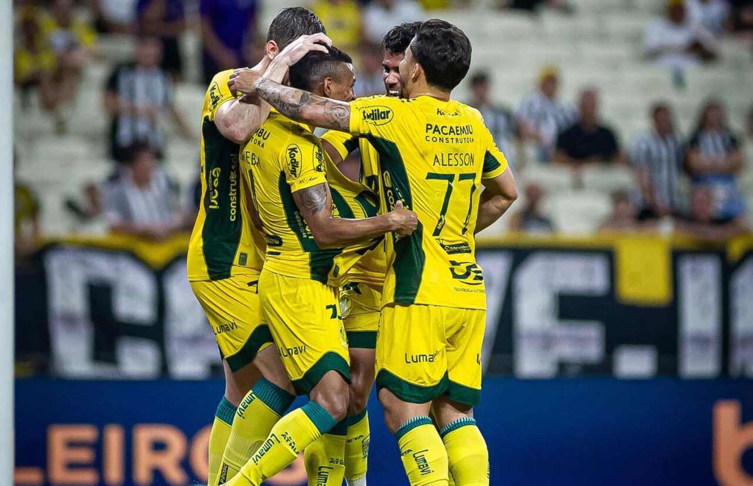 Mirassol x Vitória: onde assistir, escalações e arbitragem