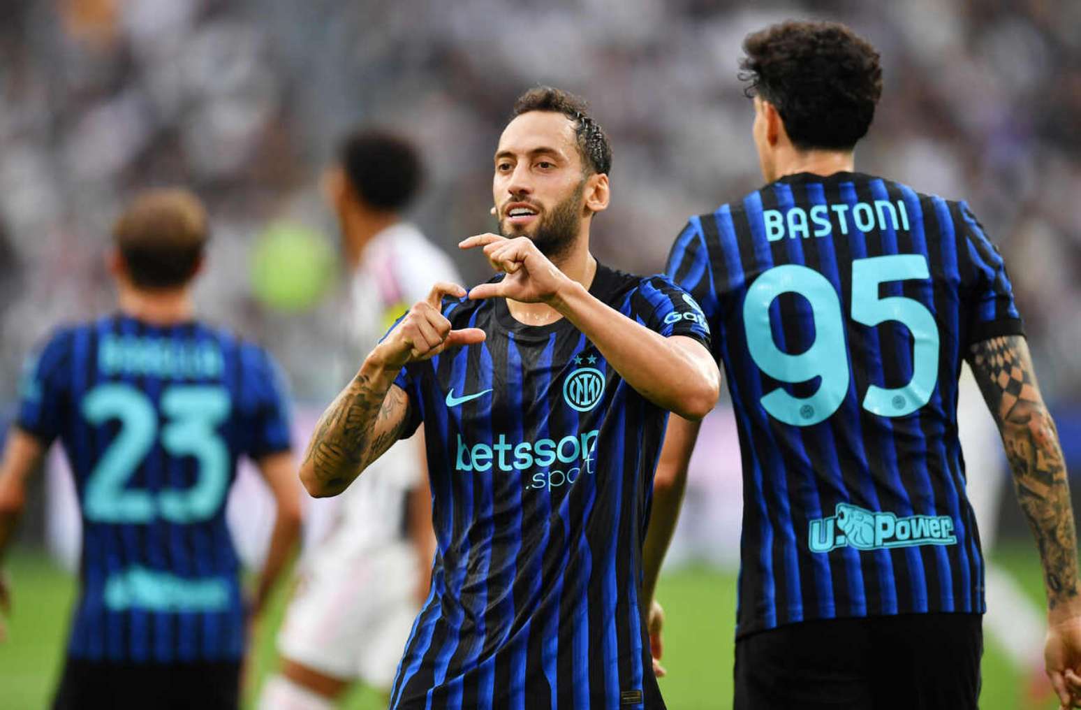 Em jogo de duas viradas e sete gols, Juventus vence Inter de Milão
