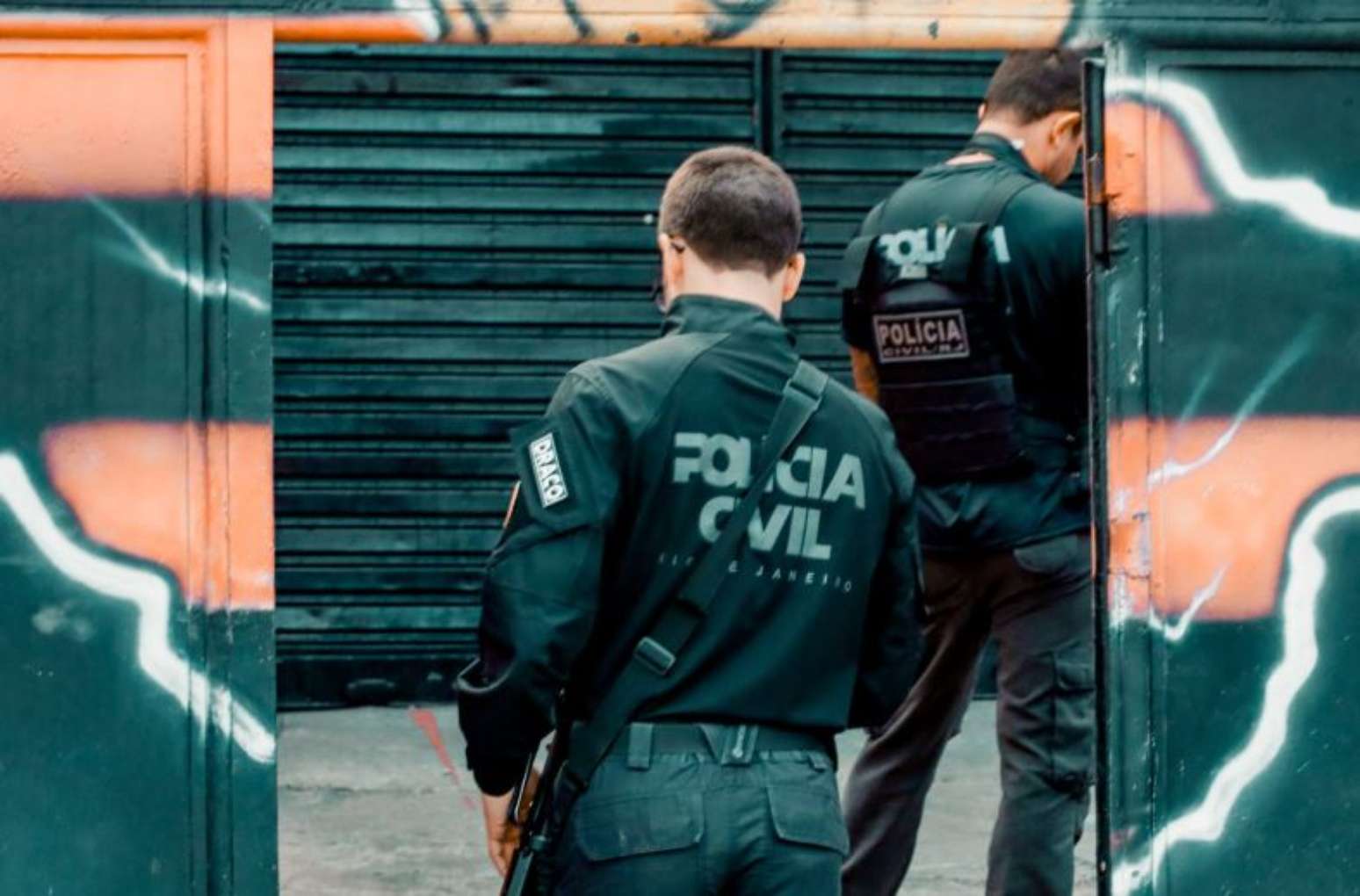 Criminosos infiltrados em torcidas organizadas são alvos de operação no RJ