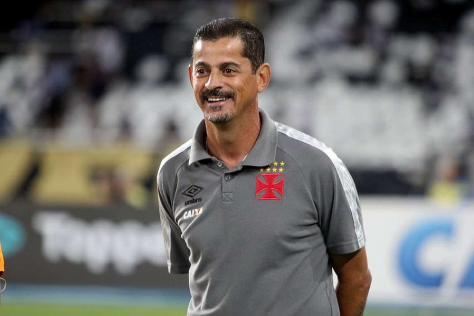 Valdir Bigode cobra o Vasco e se emociona em assembleia de credores