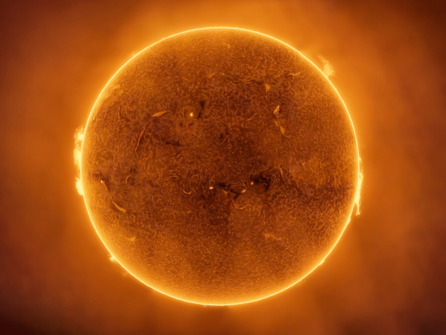 Pode isso? Cientistas confirmam que chuva acontece no Sol e