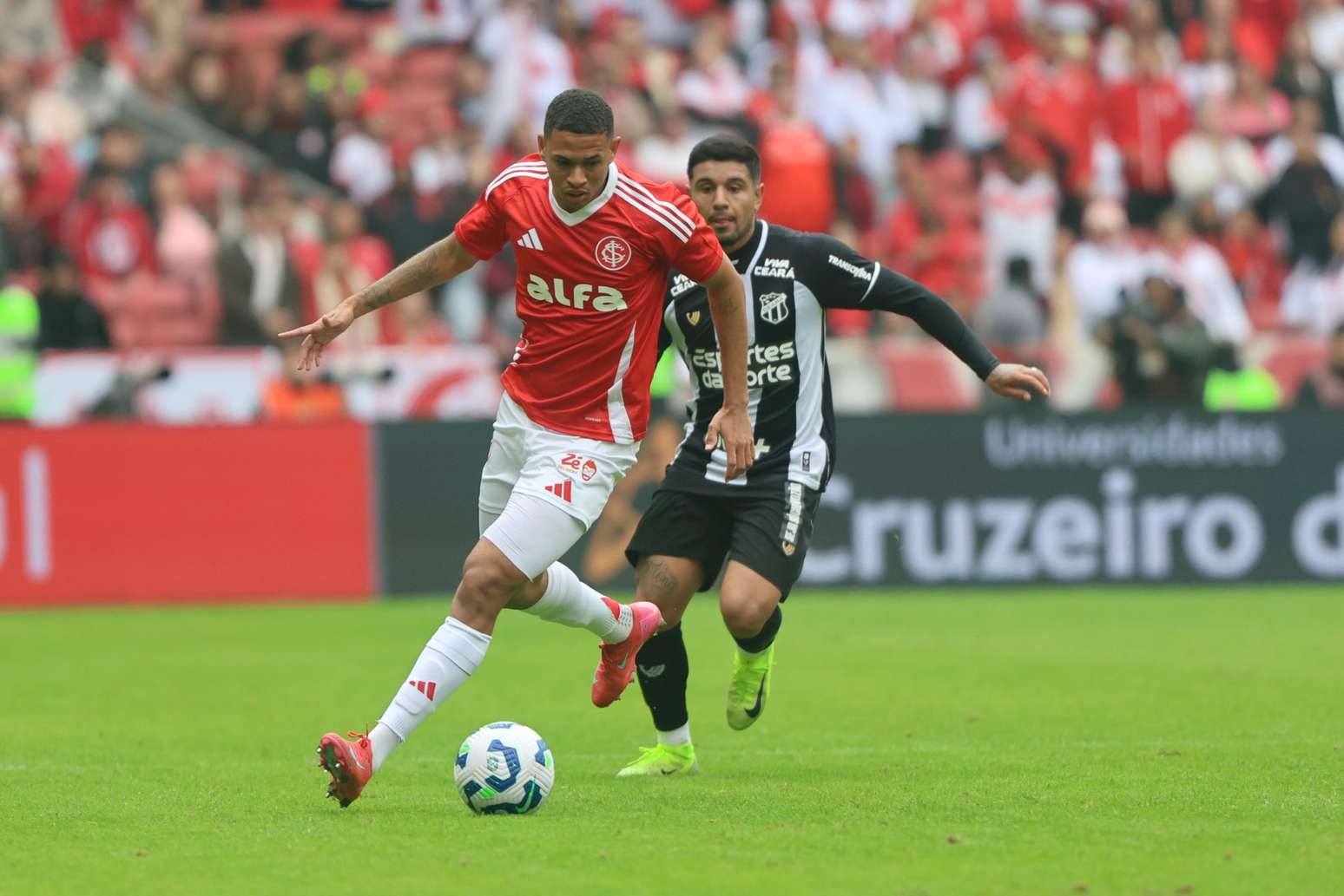 Ceará e Internacional duelam em jogo decisivo pela reta final do ...