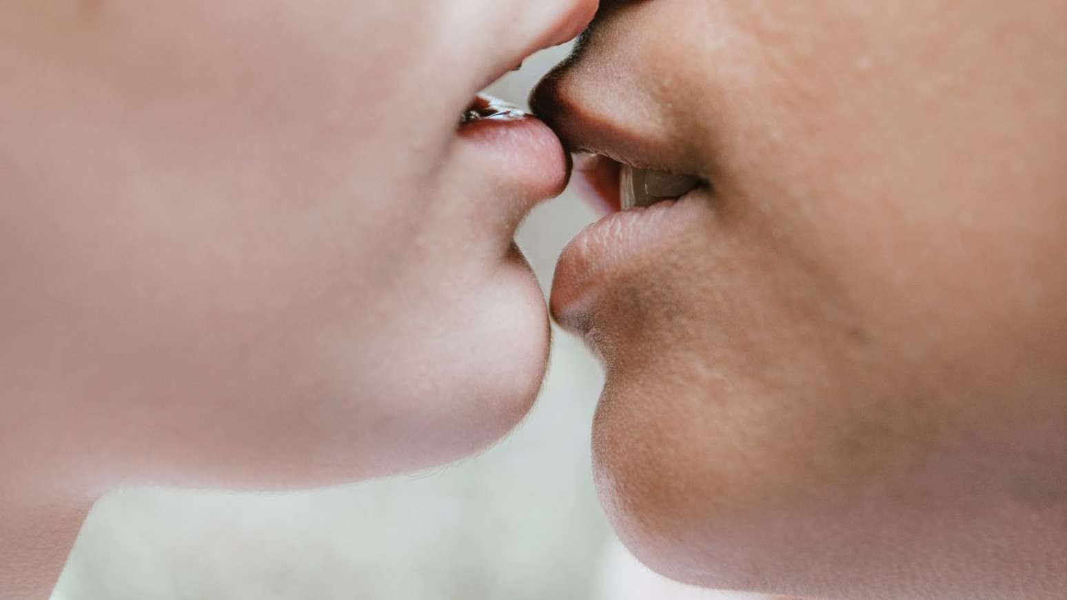 Primeiro beijo na boca aconteceu há 21 milhões de anos, dizem cientistas