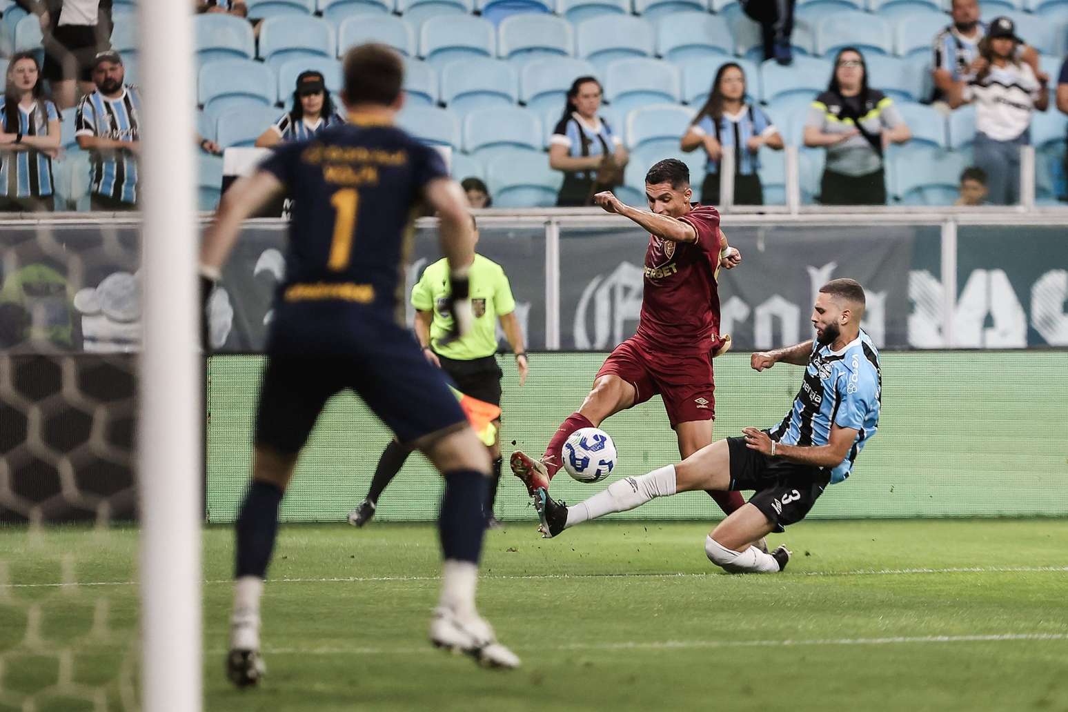 Na Arena, Wagner Leonardo lamenta tropeço do Grêmio diante do Fluminense