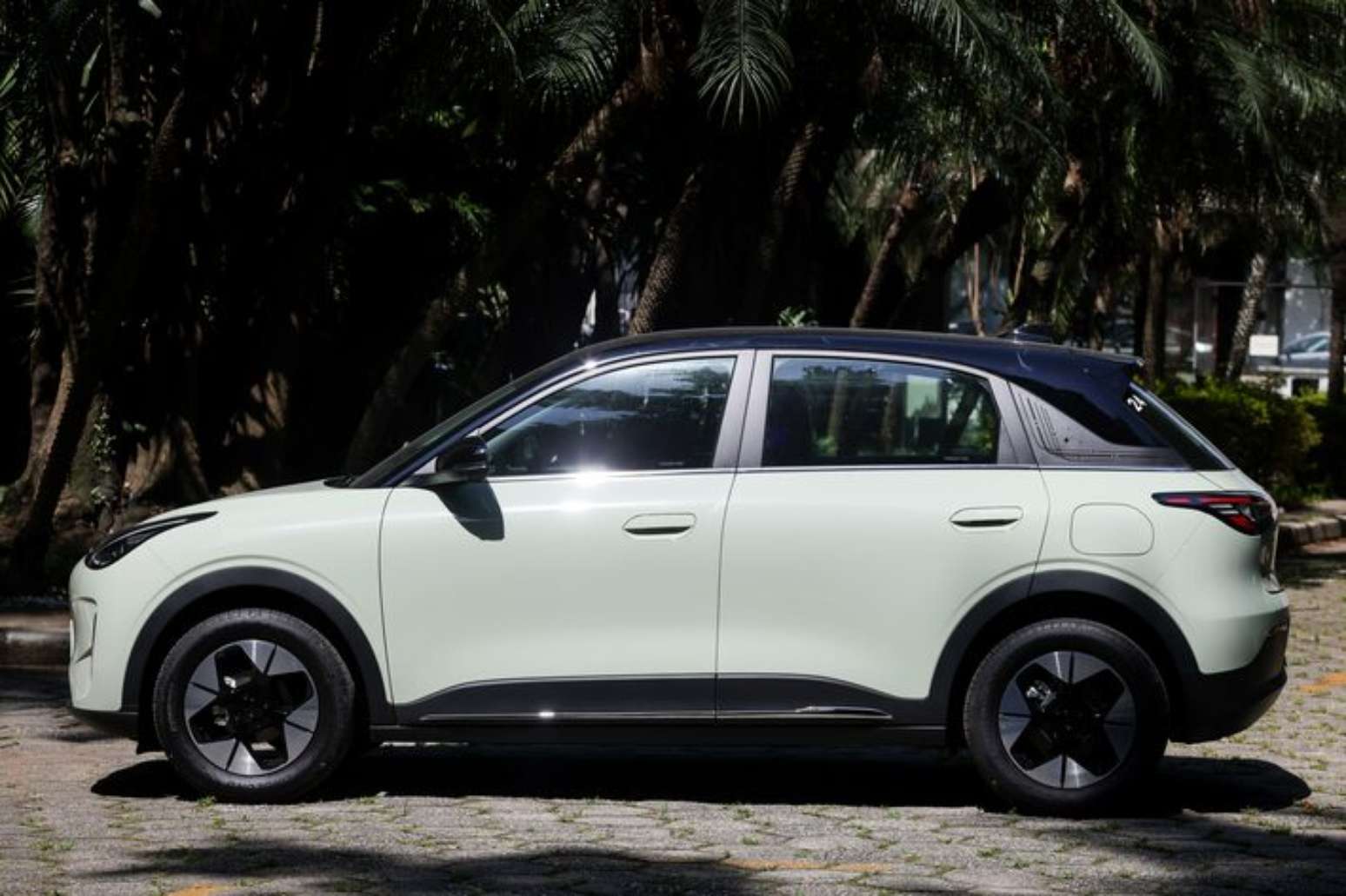 Aceleramos o Geely EX2, o elétrico com tamanho de Dolphin e preço de ...