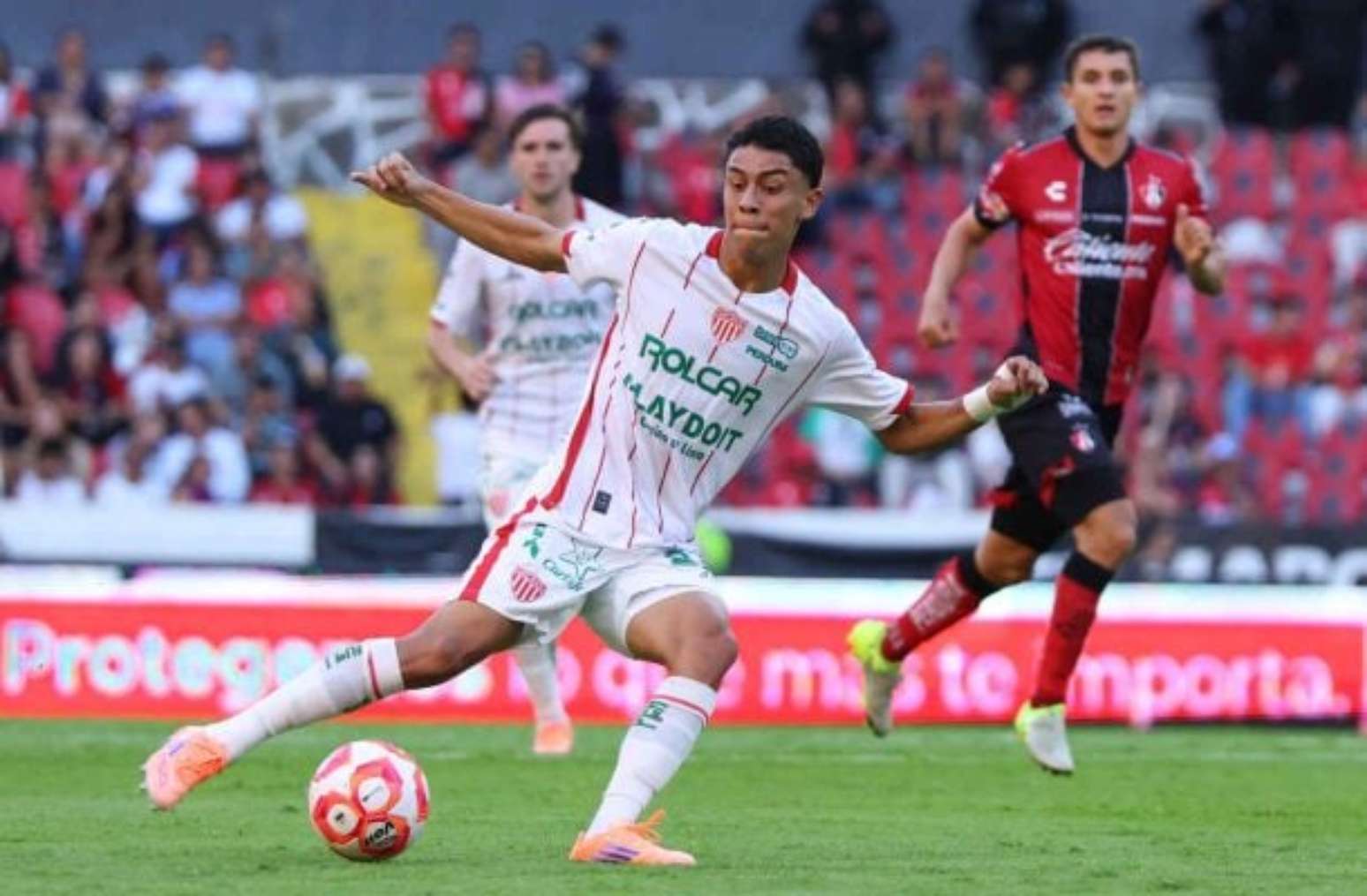 Vasco faz oferta por Johan Rojas, do Monterrey, do México