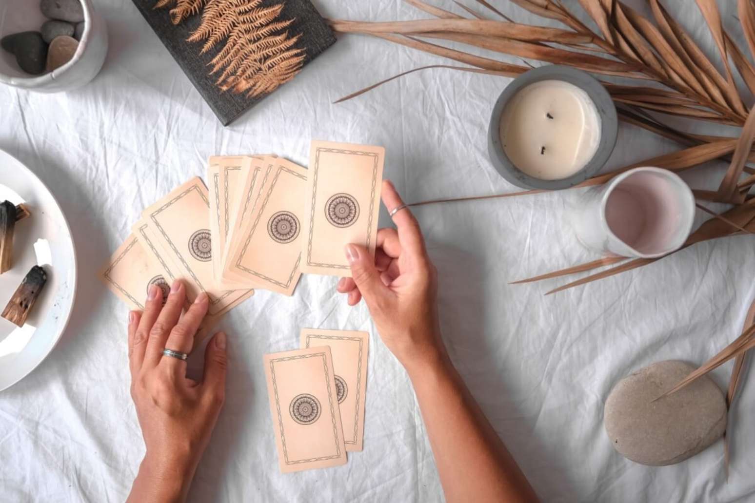 Tarot do dia: previsão para os 12 signos em 09/02/2026