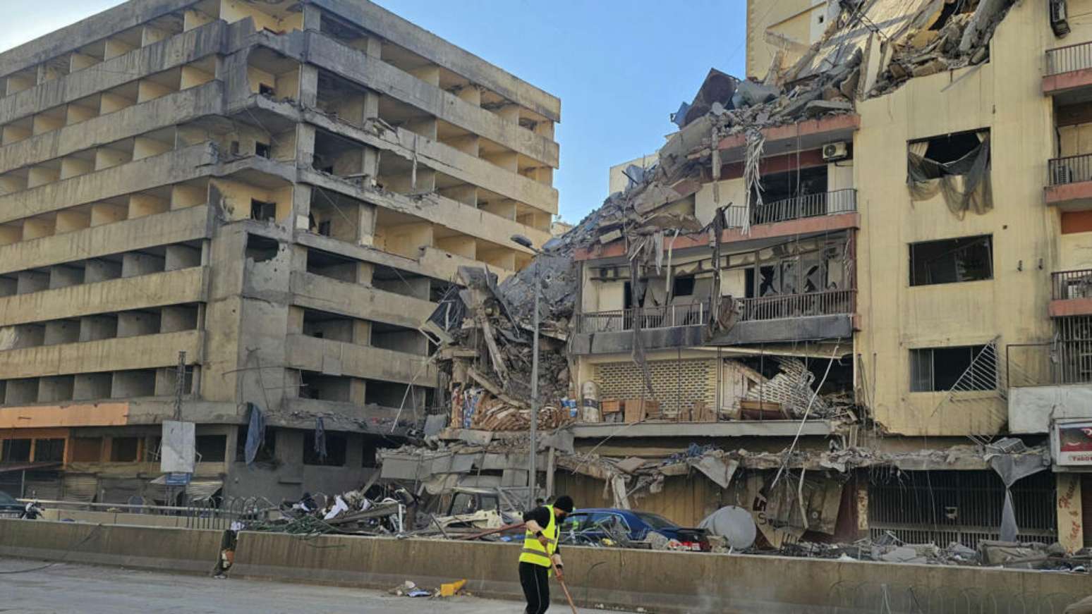 Exército israelense inicia operação terrestre no Líbano e mantém ...