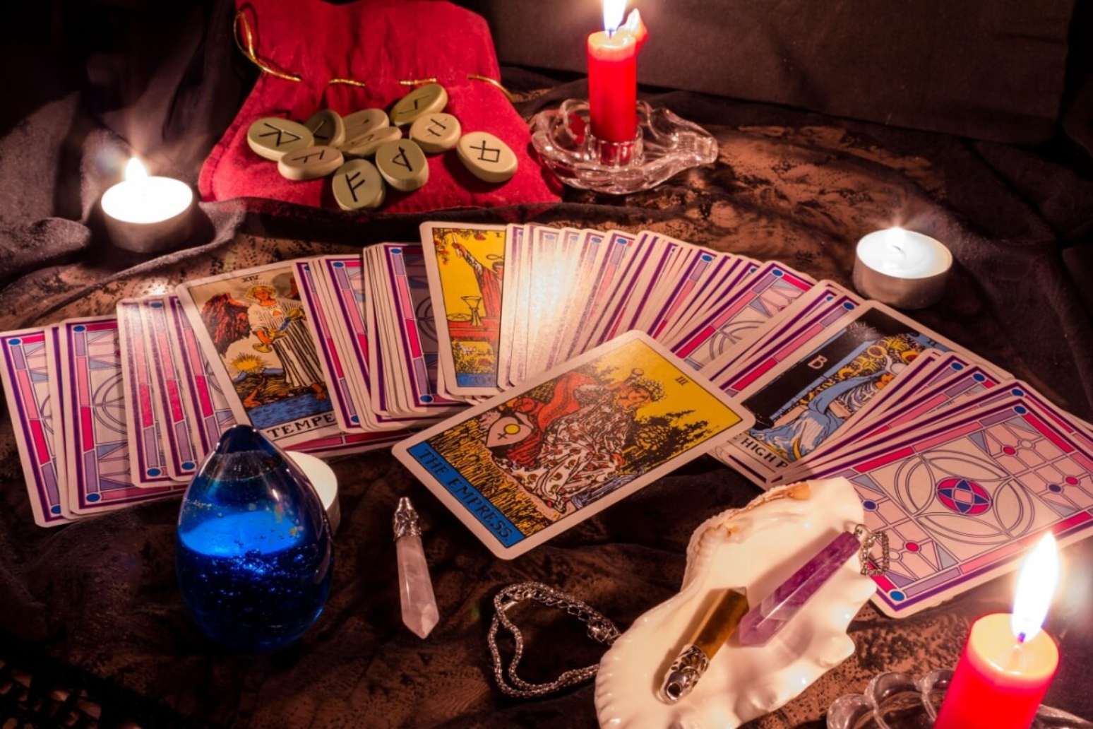 Tarot do dia: previsão para os 12 signos em 31/03/2026