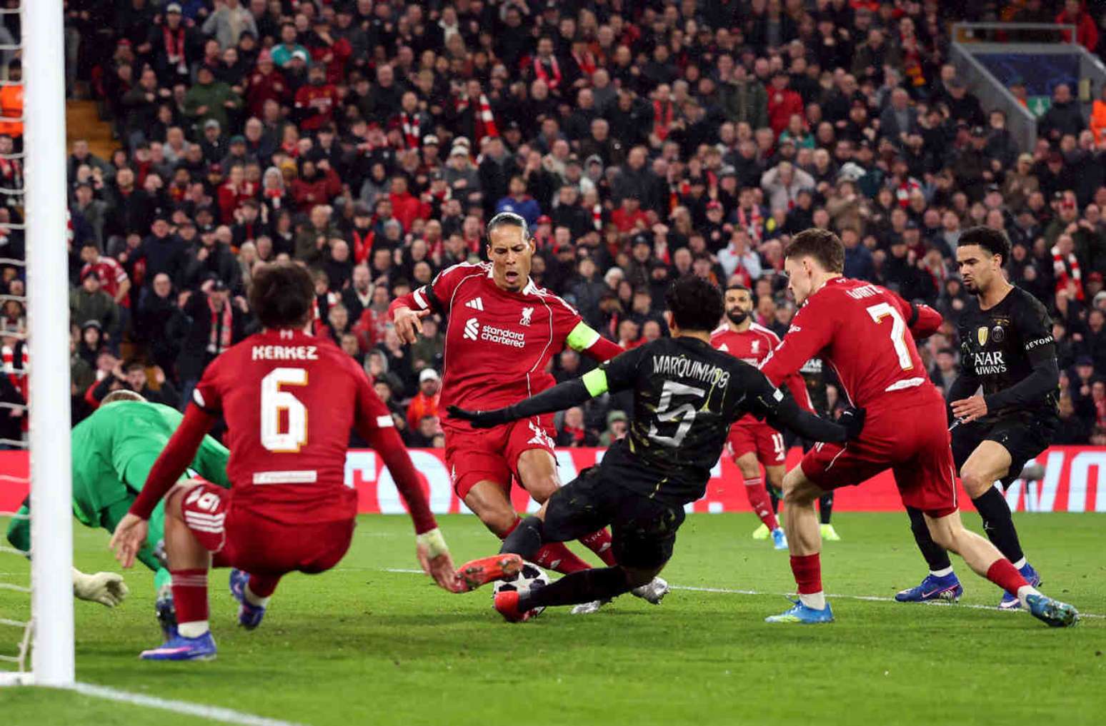 PSG vence o Liverpool em Anfield e avança à semifinal da Champions
