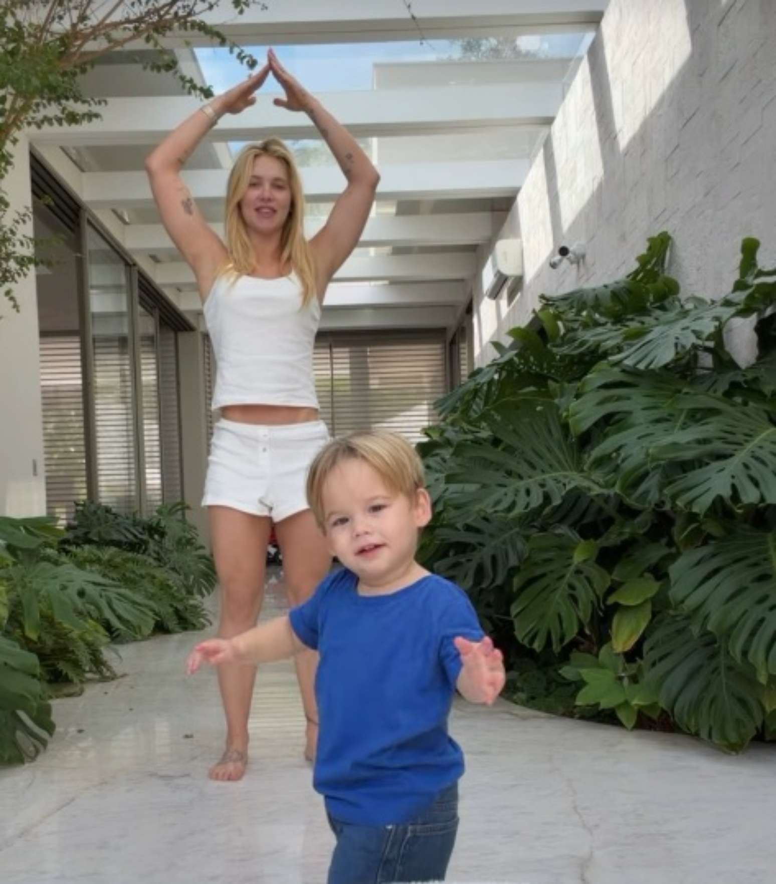 Após término com Vini Jr., Virginia posta foto ao lado do filho: 'o ...
