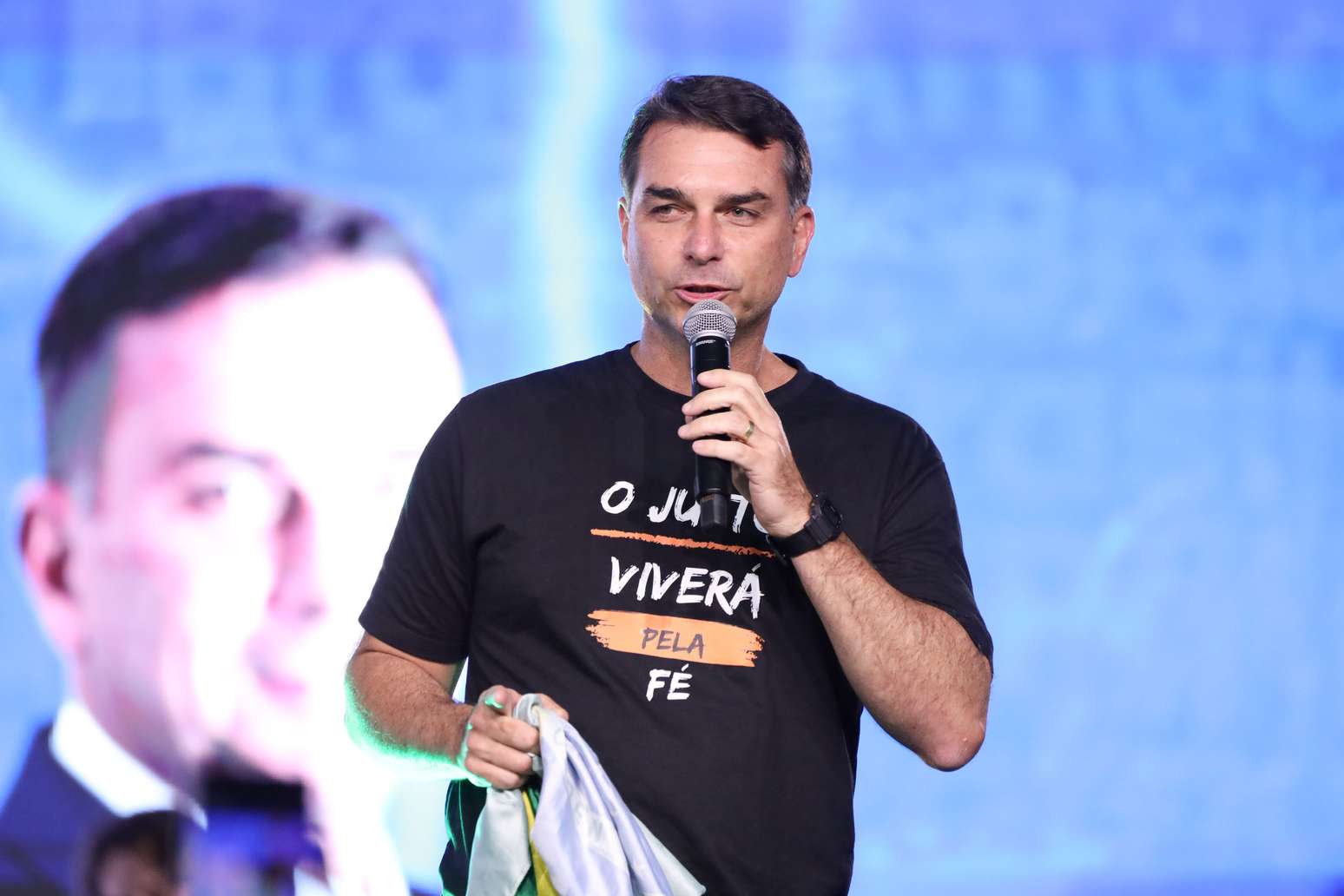 Atlas: 51,7% veem envolvimento de Flávio Bolsonaro com Master